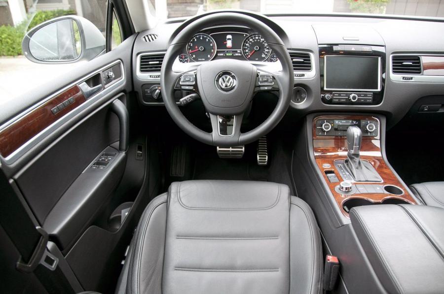  Volkswagen Touareg Hybrid 2012 года  (фото 34 из 42)